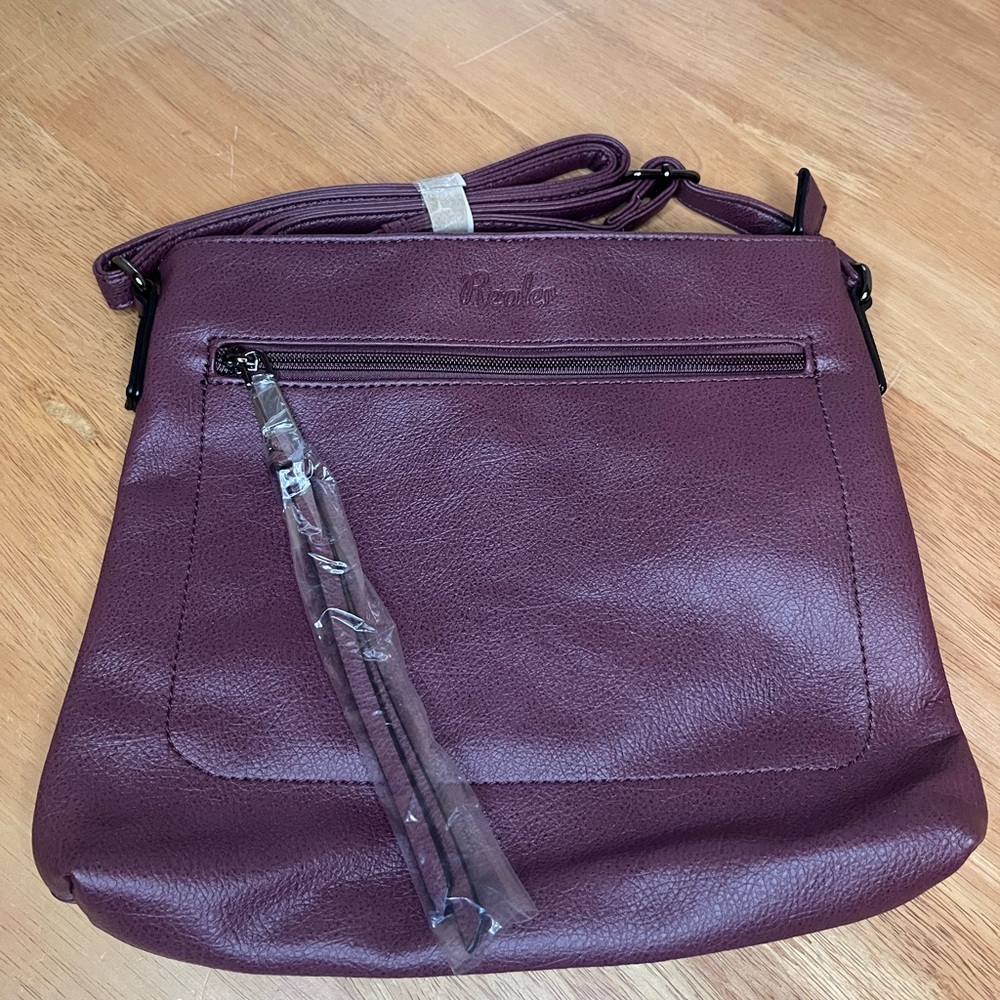 Realer Crossbody Bag